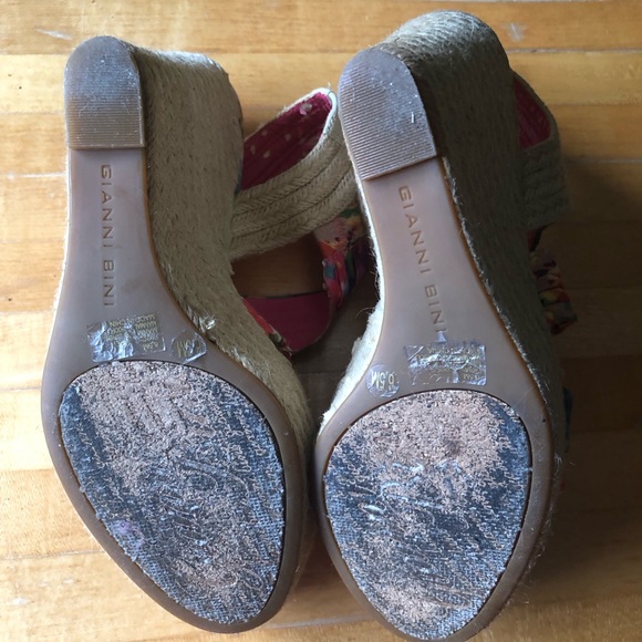 Gianni Bini Espadrilles 6.5M Heel height: 5 inches. - Picture 5 of 6